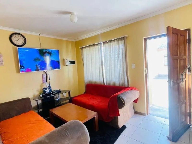 Two bedrooms apartment for sale in Mondesa, Swakopmund close to Woermann brock, Selling N$890000 (cost included) - Photo 4
