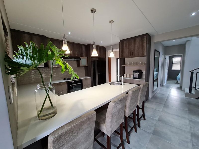 New Development - Modern Double-Storey Townhouses - SPECIAL! - Photo 8