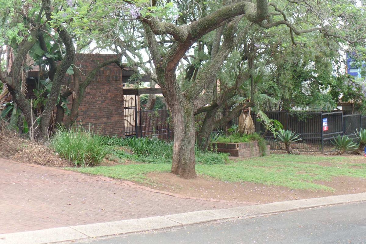 Large 3 bedroom home in Mucklneuk close to Unisa - Photo 3