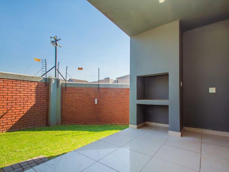 Modern Industrial Charm Meets Contemporary Comfort - Photo 10