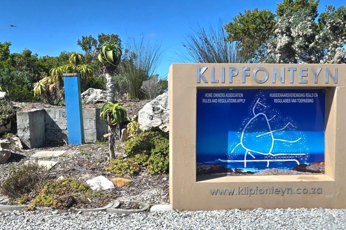 Plot-and-plan: Modern three-bedroom coastal home in Klipfonteyn I blending luxury, open-plan design, and nature’s tranquility. - Photo 2