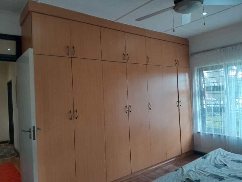 Neat and Spacious Modern Family Home - Photo 10