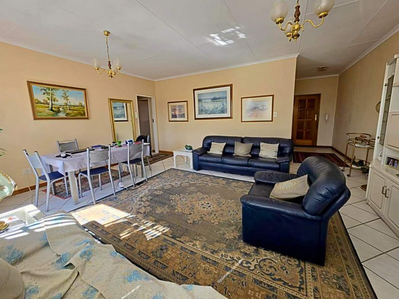 3 Bedroom Townhouse for Sale in New Redruth Alberton - Photo 6