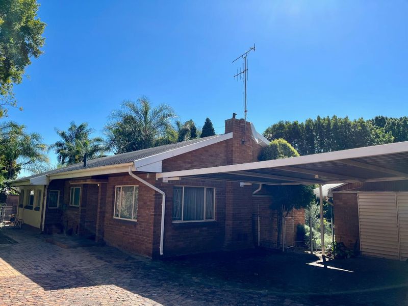 Spacious Family Home with Large Granny Flat for Sale in Villieria – Priced to Sell! - Photo 3