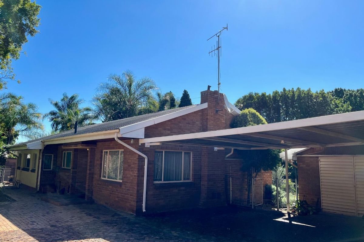 Spacious Family Home with Large Granny Flat for Sale in Villieria – Priced to Sell! - Photo 3