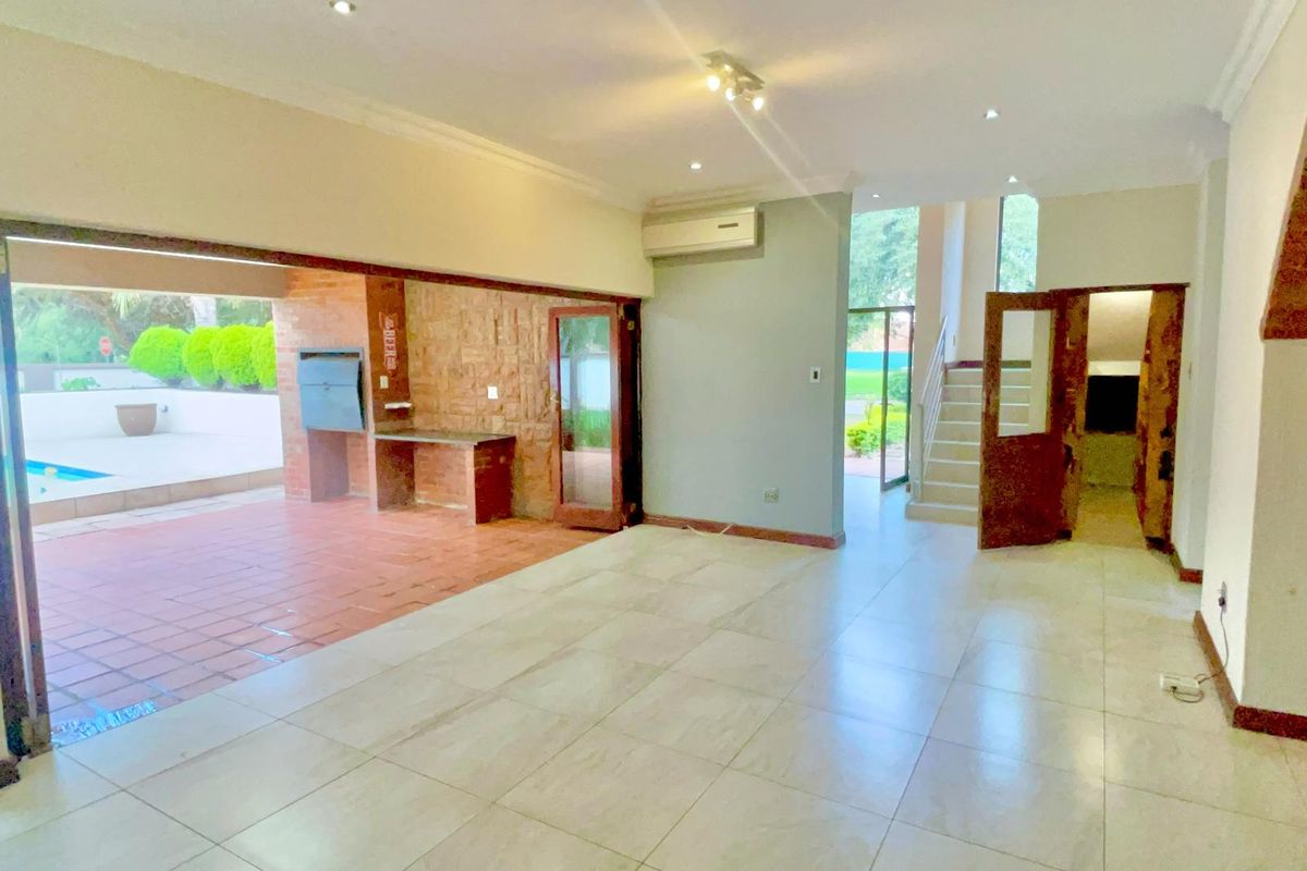 **4-Bedroom Family Home with a Pool in Willow Acres Estate, Pretoria East** - Photo 4