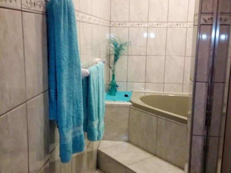 Family House with 3 Flats for Sale, Swakopmund Tamariskia - Photo 5