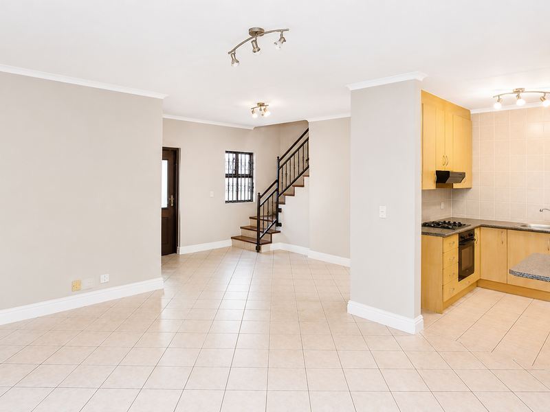 Spacious 3-Bedroom Family Home in Exclusive Birkdale Village - Photo 4