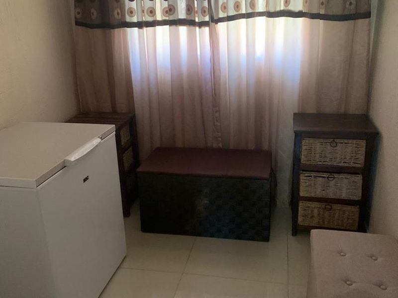 Charming 3-Bedroom Townhouse for Rent in Arboretum - Photo 9