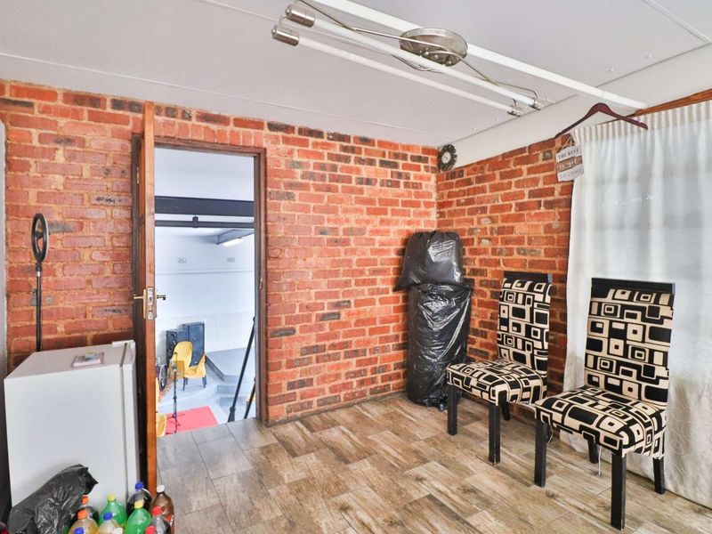 2 Big Mini Factories Plus 2 Flats/Apartments - Photo 8