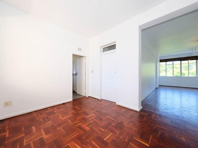Heritage Complex Earls Court! Negotiable! - Photo 5