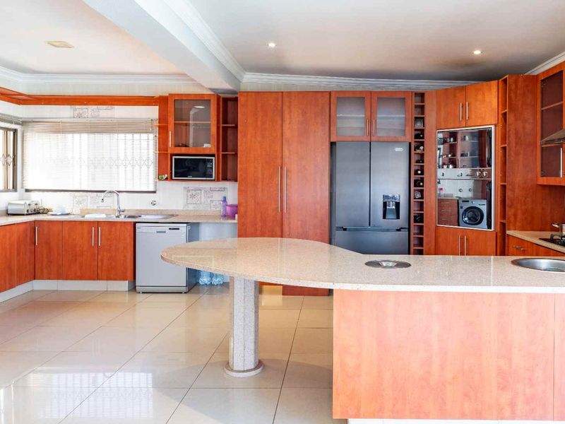 Well Priced and Well Located, - Photo 7