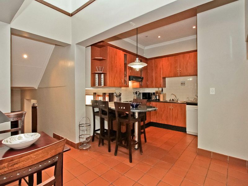Executive Fully Furnished Pool Cottage! - Photo 4