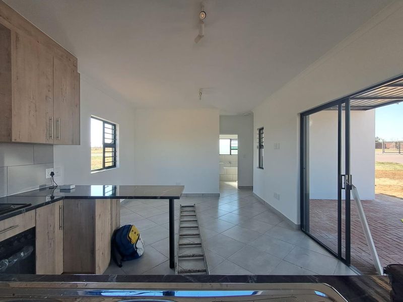 Modern Enclosed Estate Parkdene - Photo 8