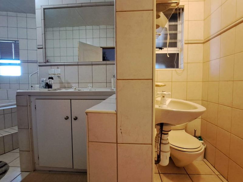 Well located property with a potential for a Guest House - Photo 6