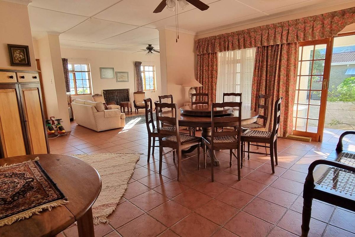 CHARMING FAMILY HOME - A PLACE TO HANG YOUR HEART - Photo 4