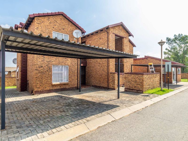 Your Dream 2-Bedroom Retreat with Mountain Views - Photo 3