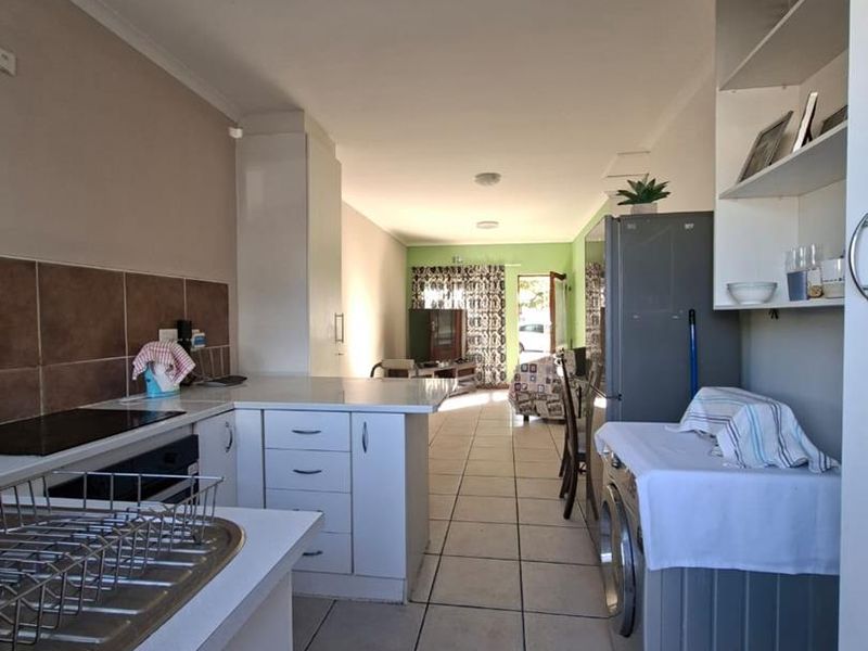 Comfortable Living in a Secure and safe Estate - The Perfect Starter Home - Photo 3