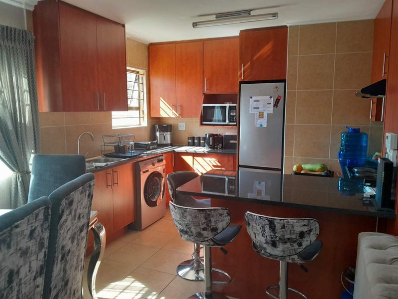 Neat as a Pin: Perfect Starter Home in Prime Location - Photo 5