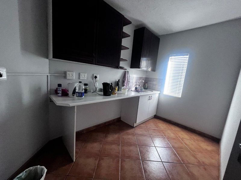 Prime warehouse in Prosperita for sale! - Photo 4