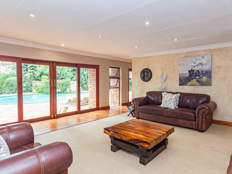 A sanctuary home in the heart of Ruimsig - Photo 4