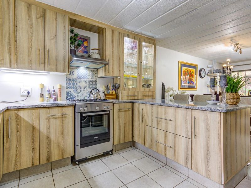 STUNNING DUPLEX IN THE GRENADINES - PET FRIENDLY! - Photo 6