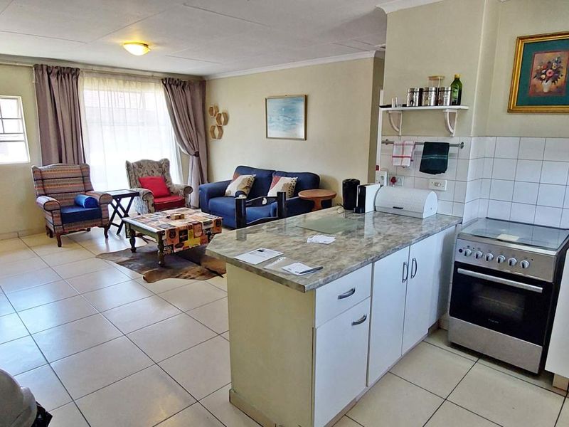 Refurbished 2 Bed Corner Unit. - Photo 4