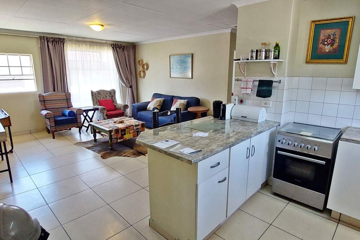 Refurbished 2 Bed Corner Unit. - Photo 4