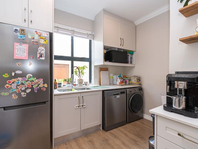 DUPLEX TOWNHOUSE ROYAL ASCOT - Photo 8