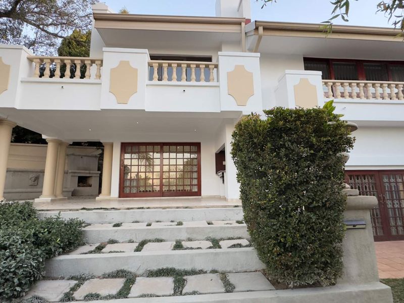 Bramley Brilliance – A Mansion Made for Legacy Living - Photo 2