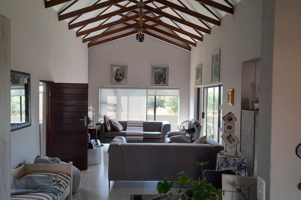 Modern convenience and natural tranquility - Photo 3