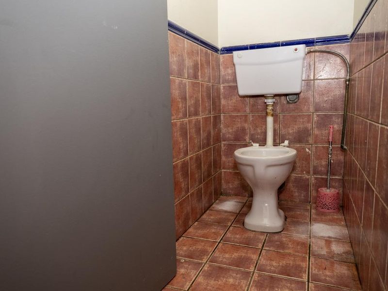 2 Bedroom Apartment Fixer-Upper Opportunity - Photo 10