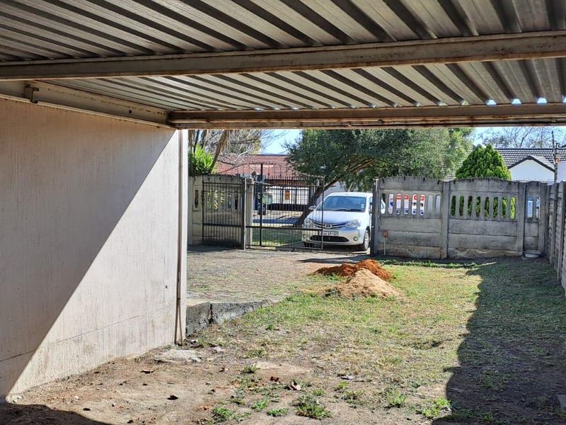 TLC Needed - Photo 6