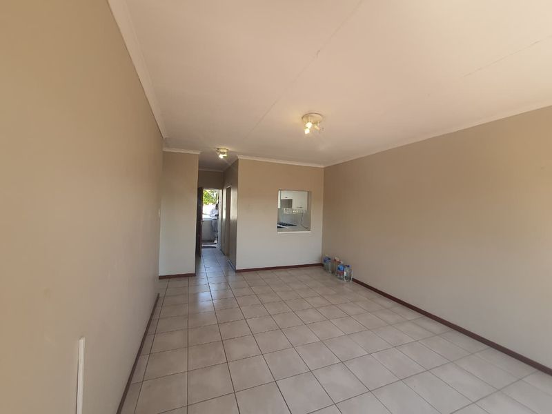 PRIME 2 bedroom 1 bath apartment - Photo 7