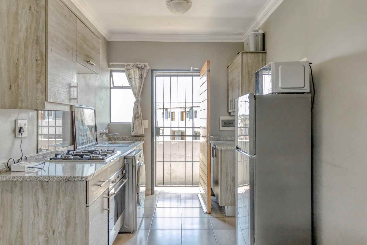 2 bedroom apartment for sale in Midrand. - Photo 2