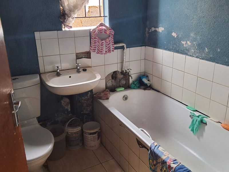 2 Bedroom House For Sale - Photo 10