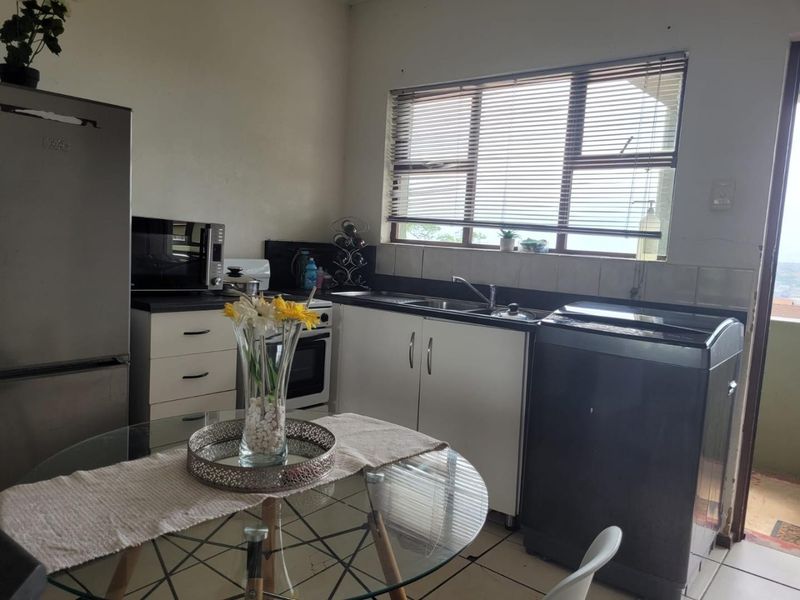 2 Bedroom Unit in a Popular Complex in Montclair - Photo 4