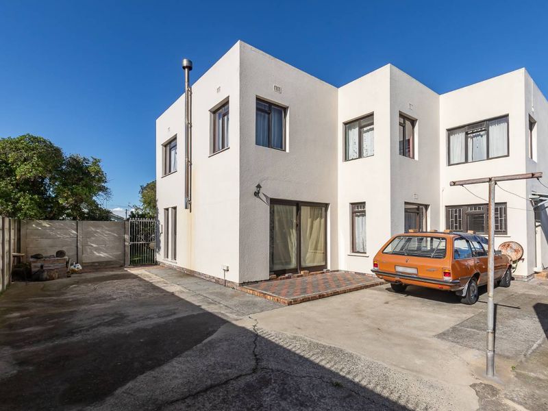 4 Bed Double Storey family home - Photo 5