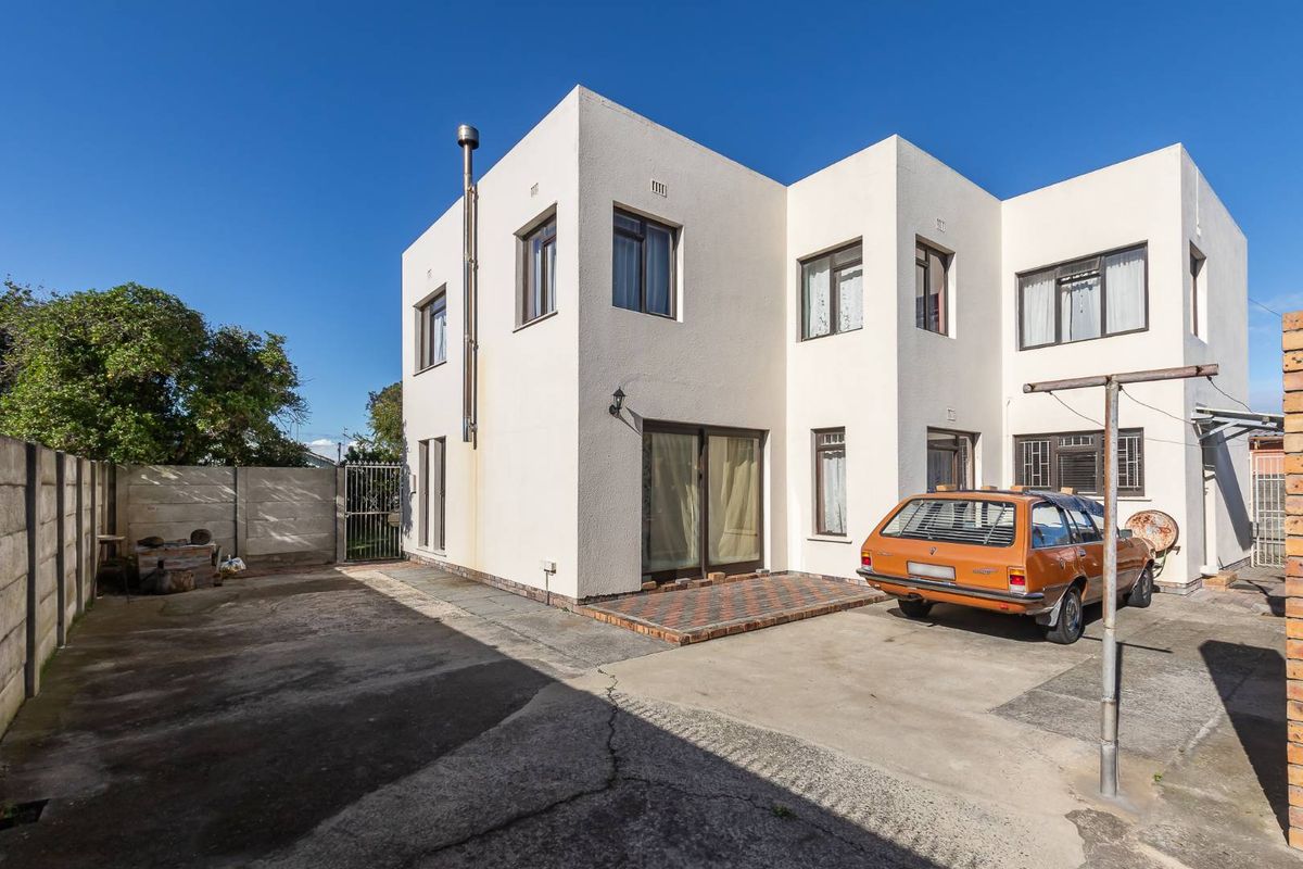 4 Bed Double Storey family home - Photo 5