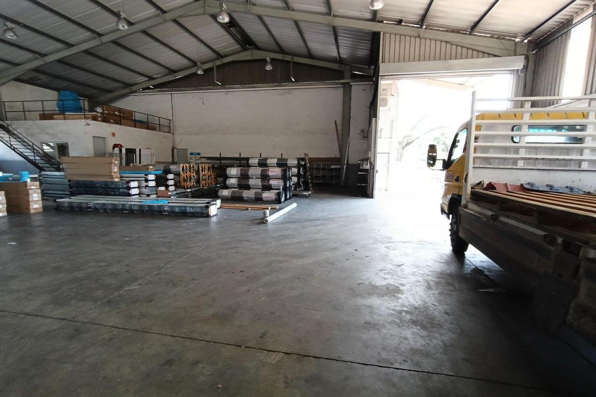 Two Warehouses | Yard | Super-Link Access - Photo 5