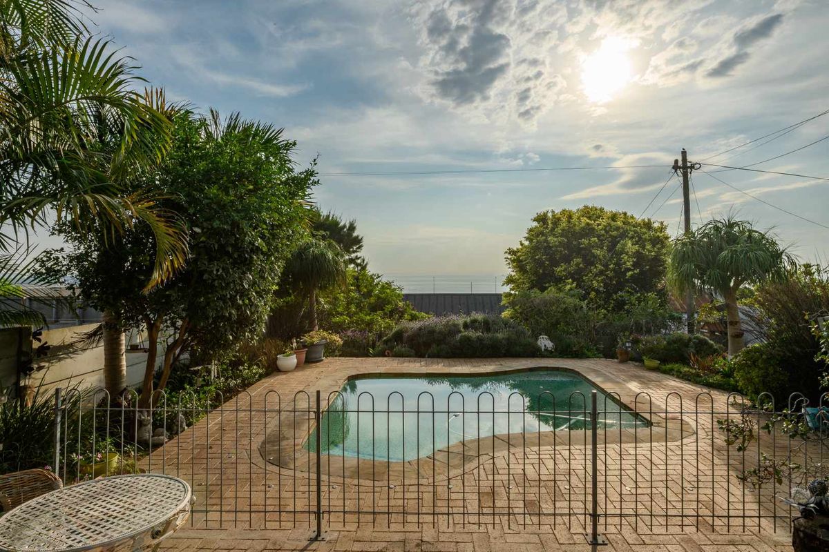 New Release - Immaculate Family Home with Bay Views in Richmond Hill - Photo 5