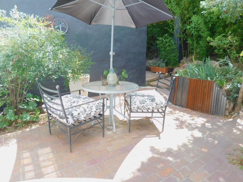 Charming 1 bedroom Garden Apartment available in the Heart of Craighall - Photo 1