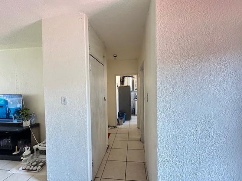 Invest or Settle: Ideal 1.5-Bedroom in Sunnyside - Photo 5