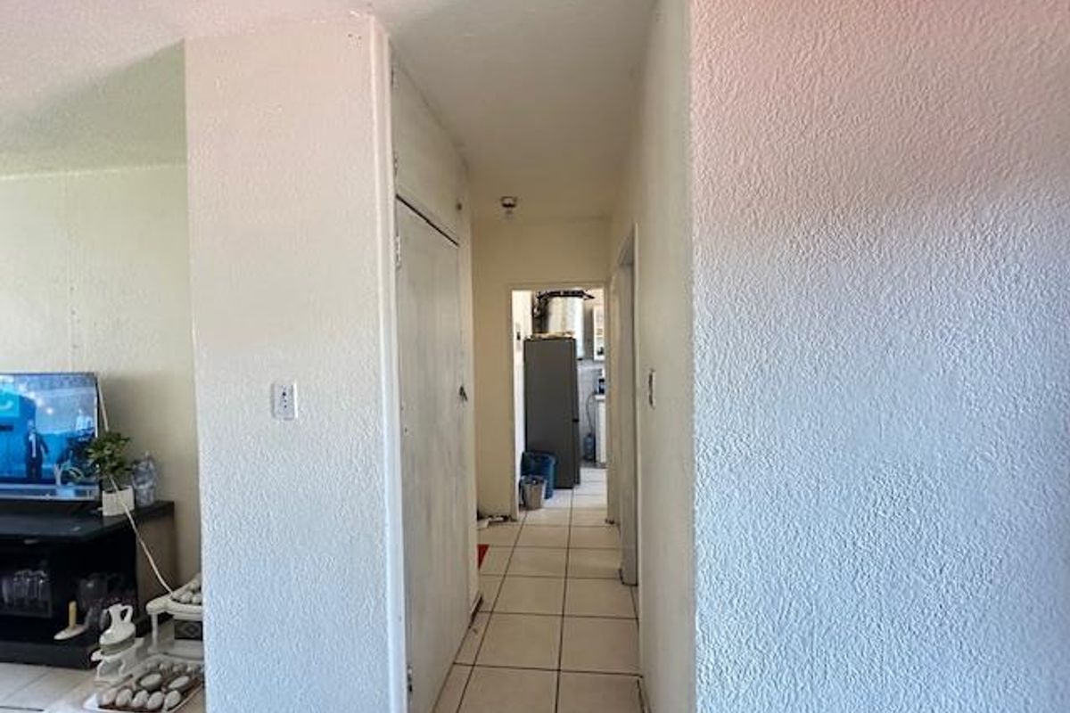 Invest or Settle: Ideal 1.5-Bedroom in Sunnyside - Photo 5