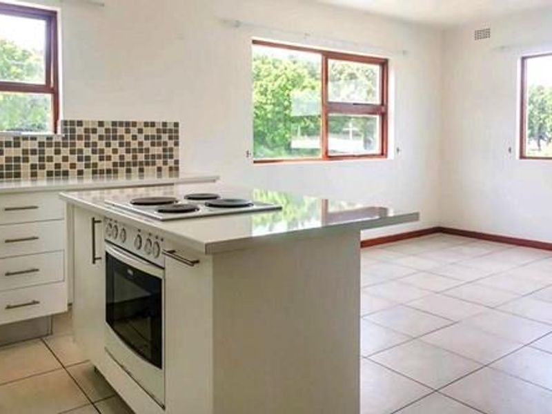 Sunny One Bedroom Apartment - Northcliff Hermanus - Photo 4