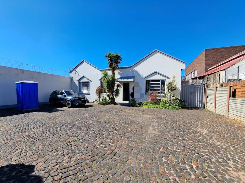 Versatile Business-Zoned Property in South Johannesburg - Photo 3