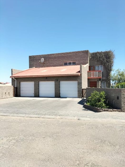 Property #2484554, House For Sale in Walvis Bay Central