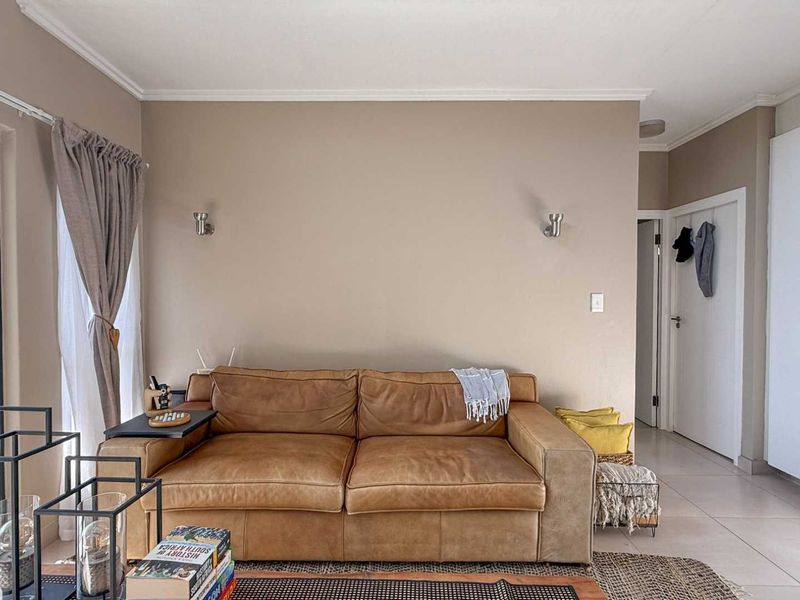 Two bedroom Apartment in Palm Lakes Estate - Photo 5