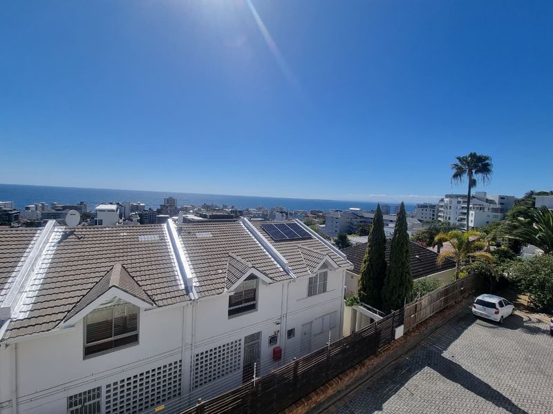 Daily Rental in Ocean View Drive, Sea Point  (minimum stay of 5 days) - Photo 2