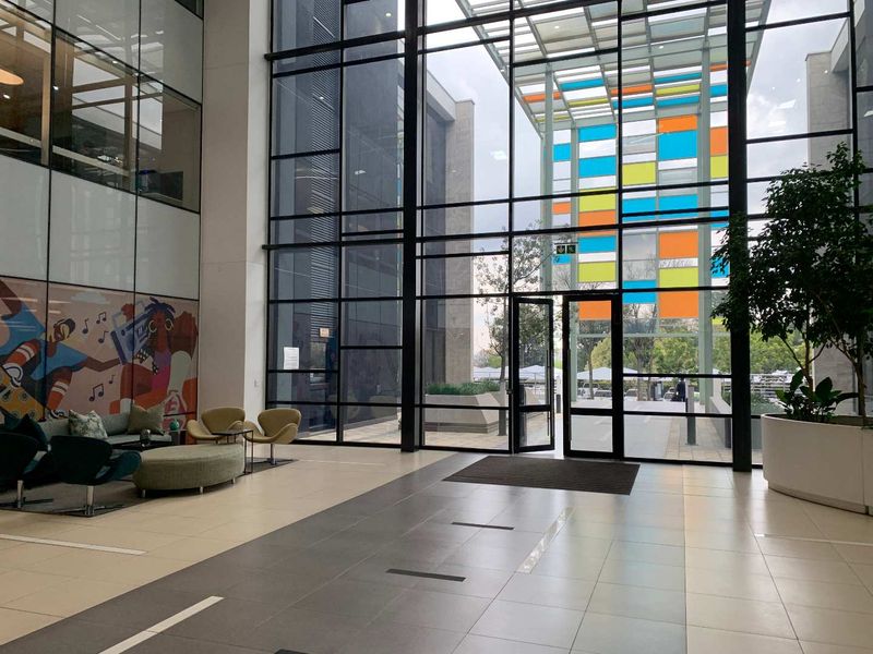 412m2 Refurbished Office Space To Let in Bryanston - Photo 2
